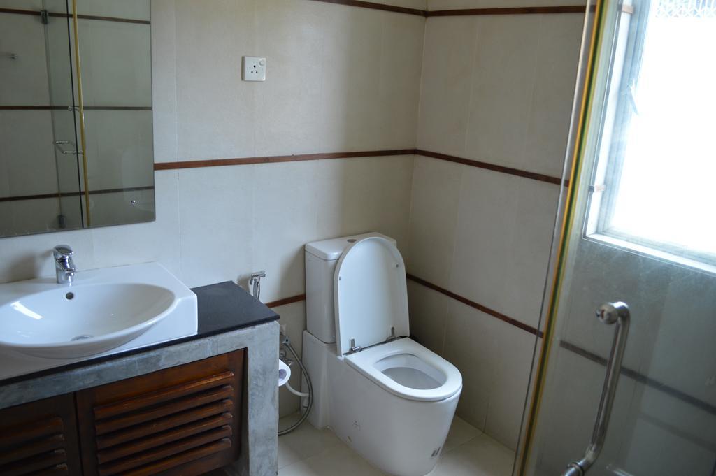 Star Class Comfort In Capital City Battaramulla Room photo