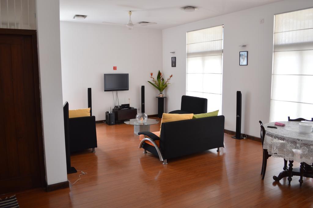 Star Class Comfort In Capital City Battaramulla Room photo